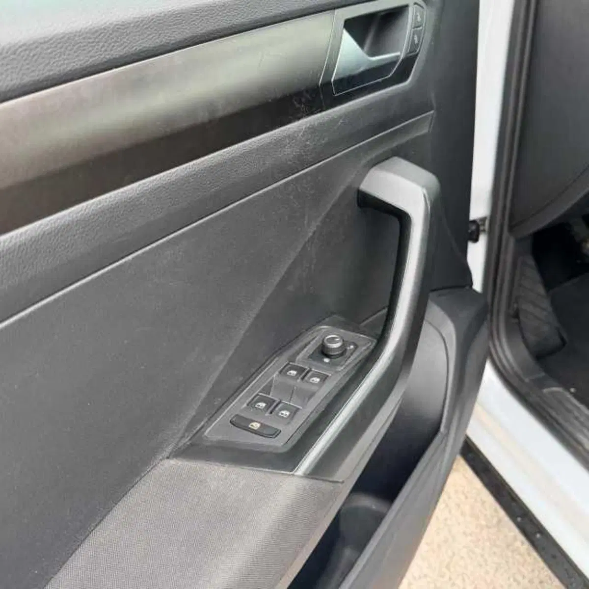 Volkswagen T-Roc usata a Avellino (13)