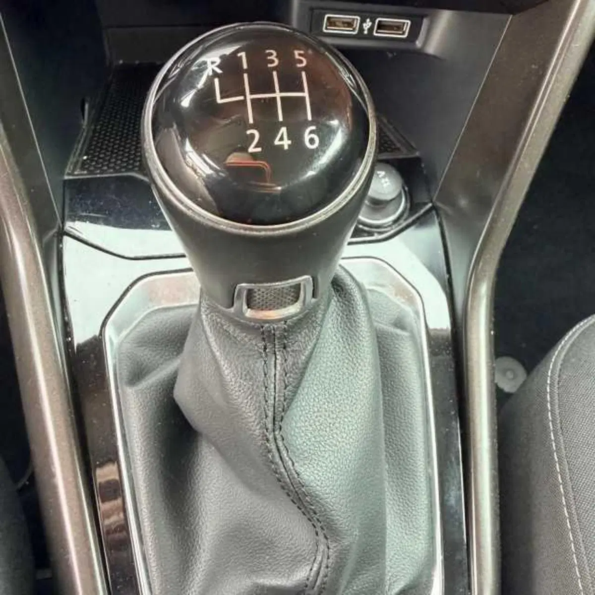 Volkswagen T-Roc usata a Avellino (14)