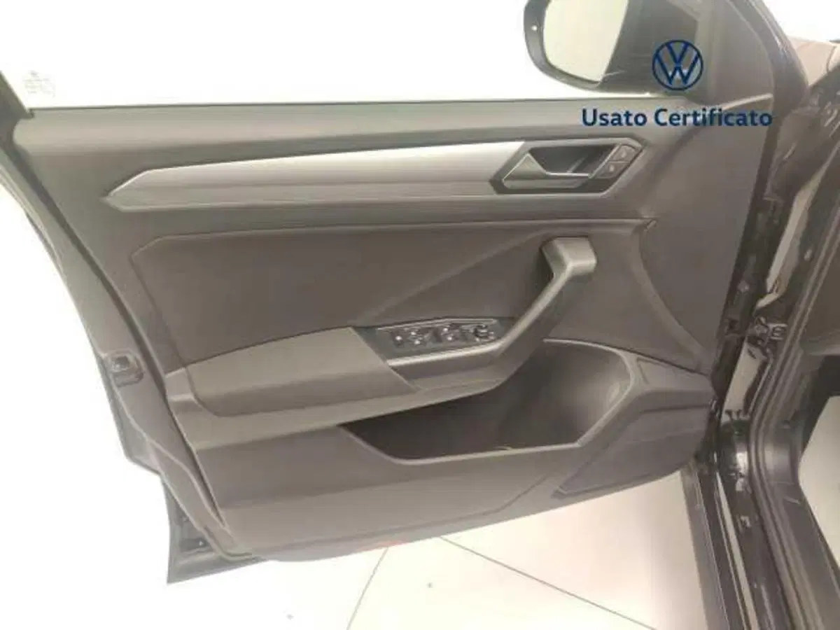 Volkswagen T-Roc usata a Avellino (17)
