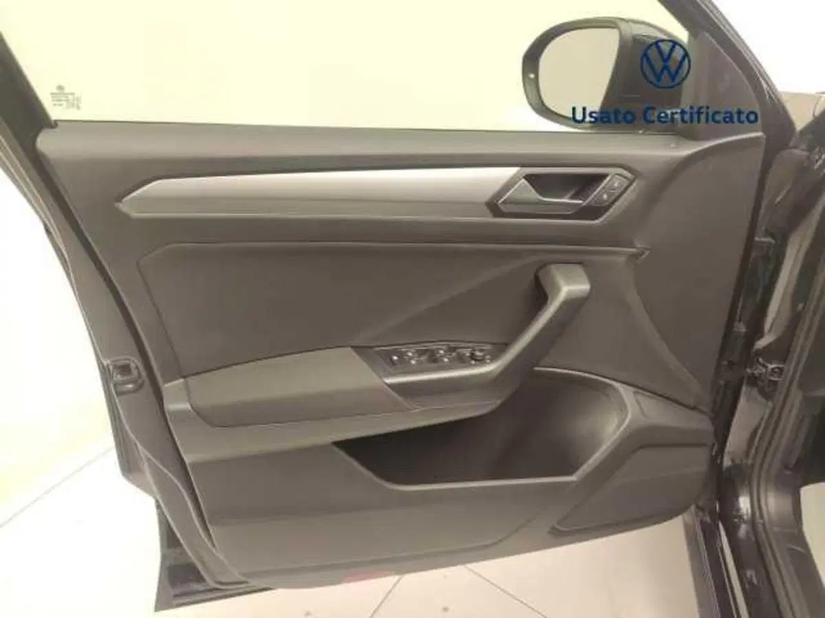 Volkswagen T-Roc usata a Avellino (15)