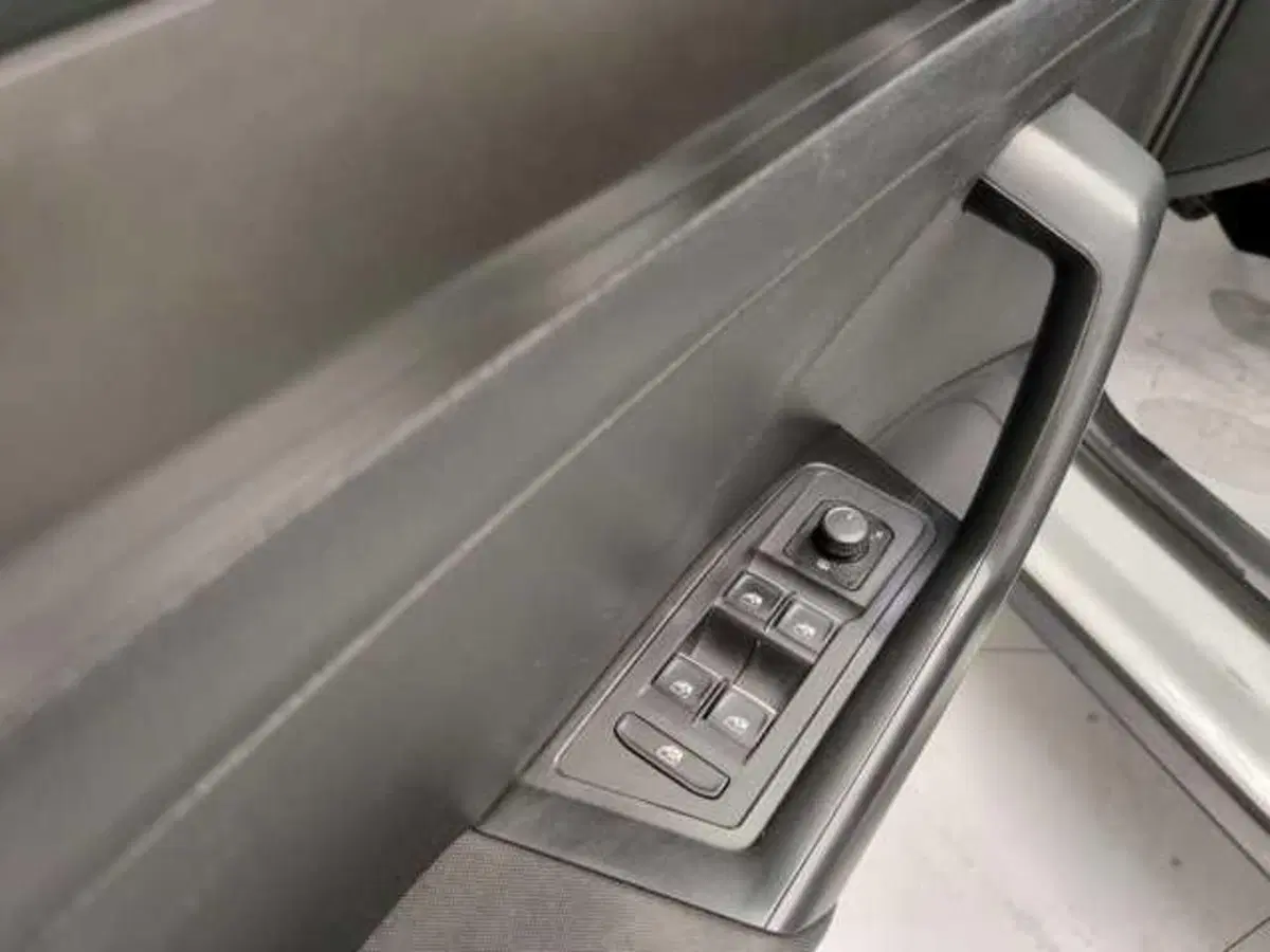 Volkswagen T-Roc usata a Avellino (11)