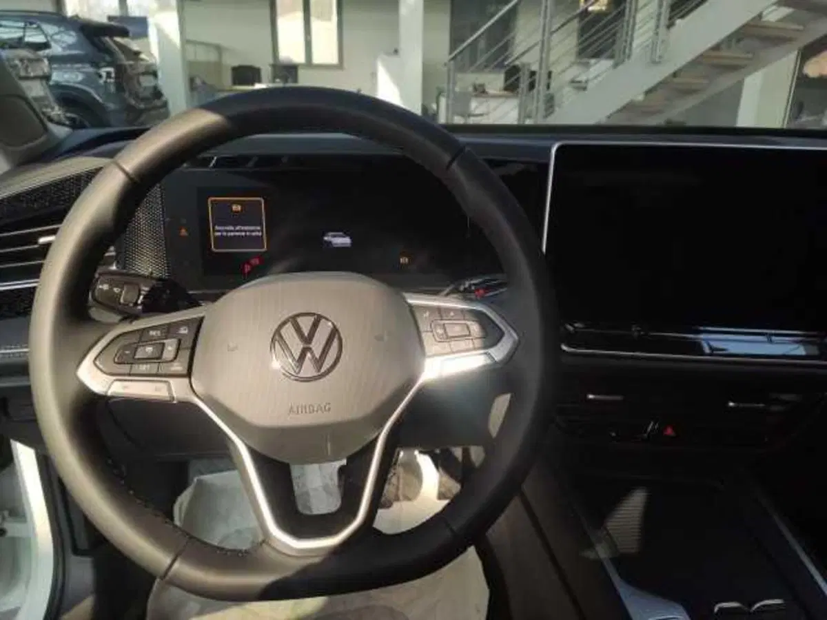 Volkswagen Passat nuova a Avellino (12)