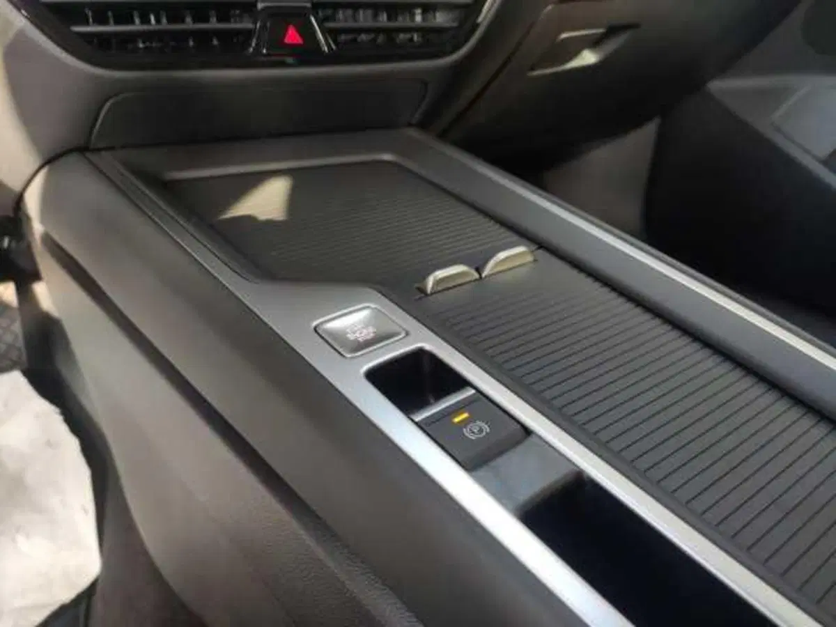 Volkswagen Passat nuova a Avellino (18)