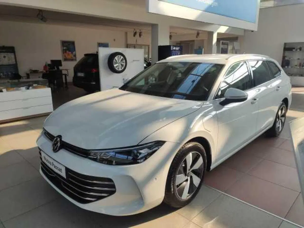 Volkswagen Passat nuova a Avellino (2)