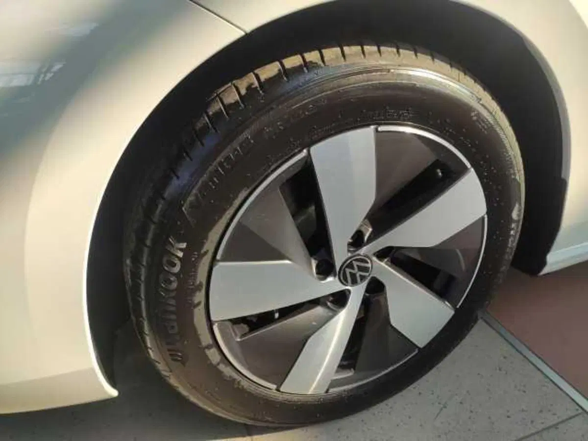 Volkswagen Passat nuova a Avellino (9)