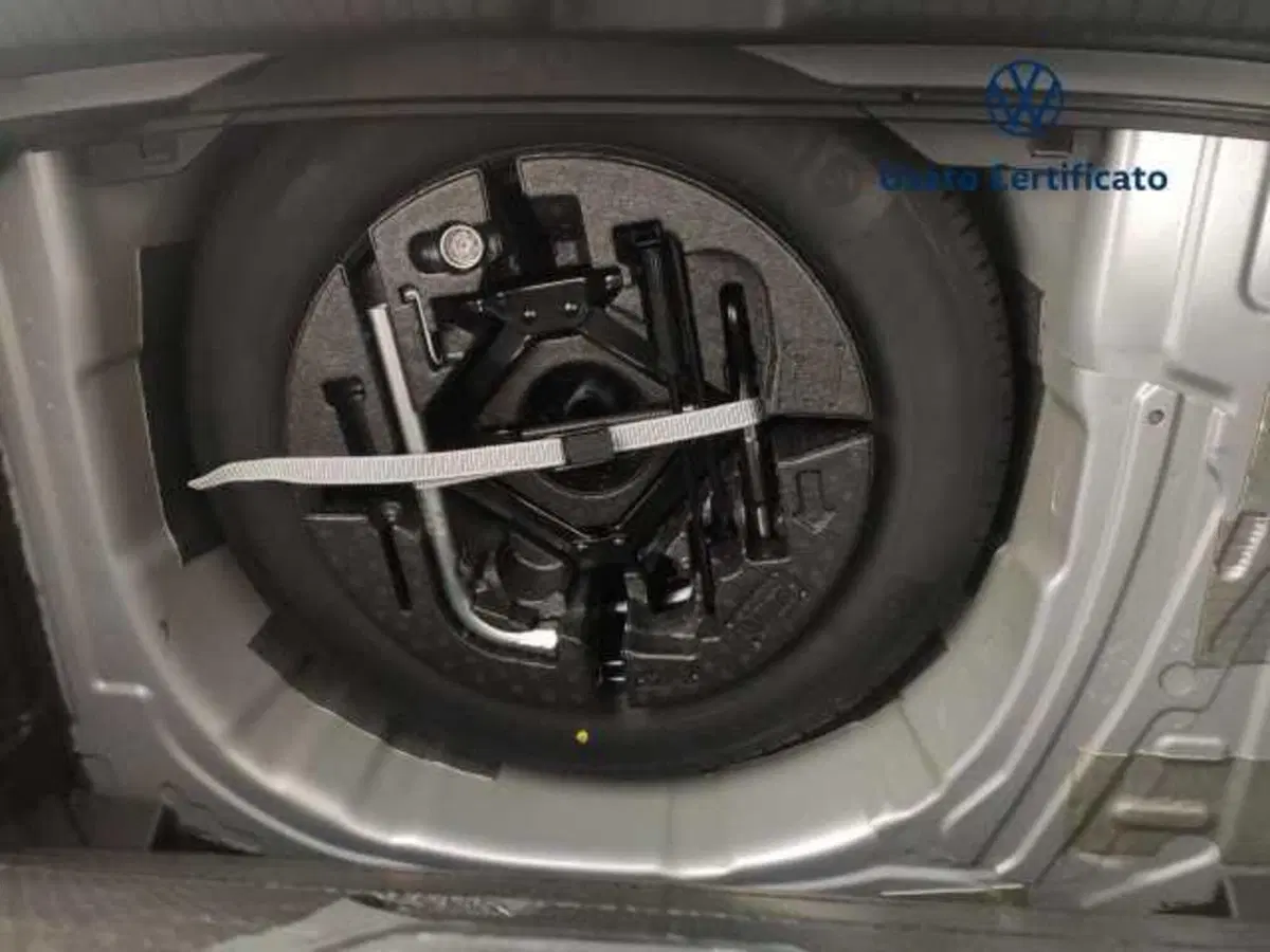Volkswagen Polo nuova a Avellino (17)