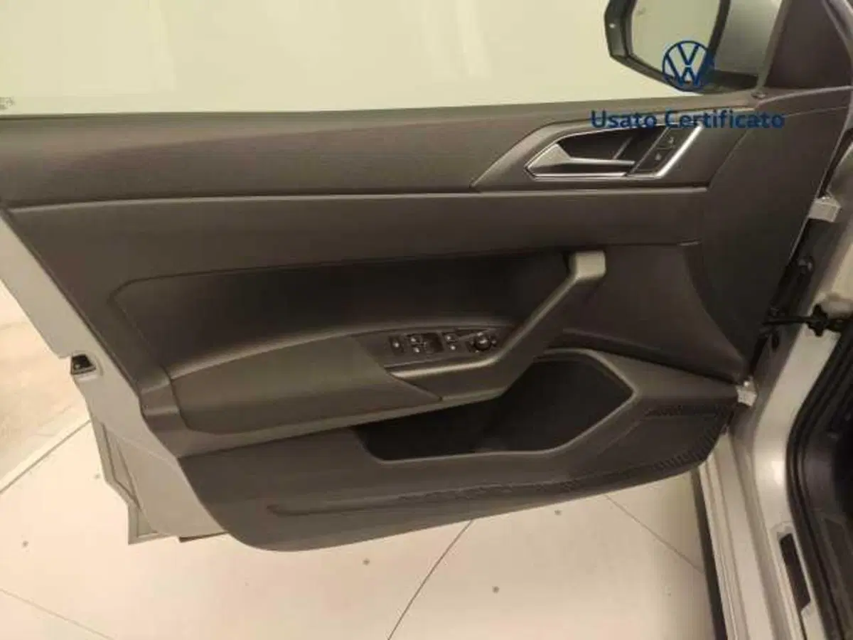 Volkswagen Polo nuova a Avellino (18)