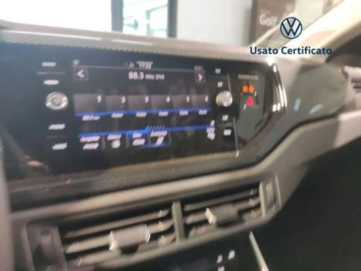 Volkswagen Polo nuova a Avellino (17)