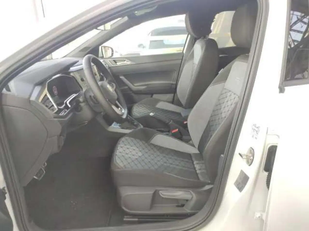 Volkswagen Polo nuova a Avellino (12)