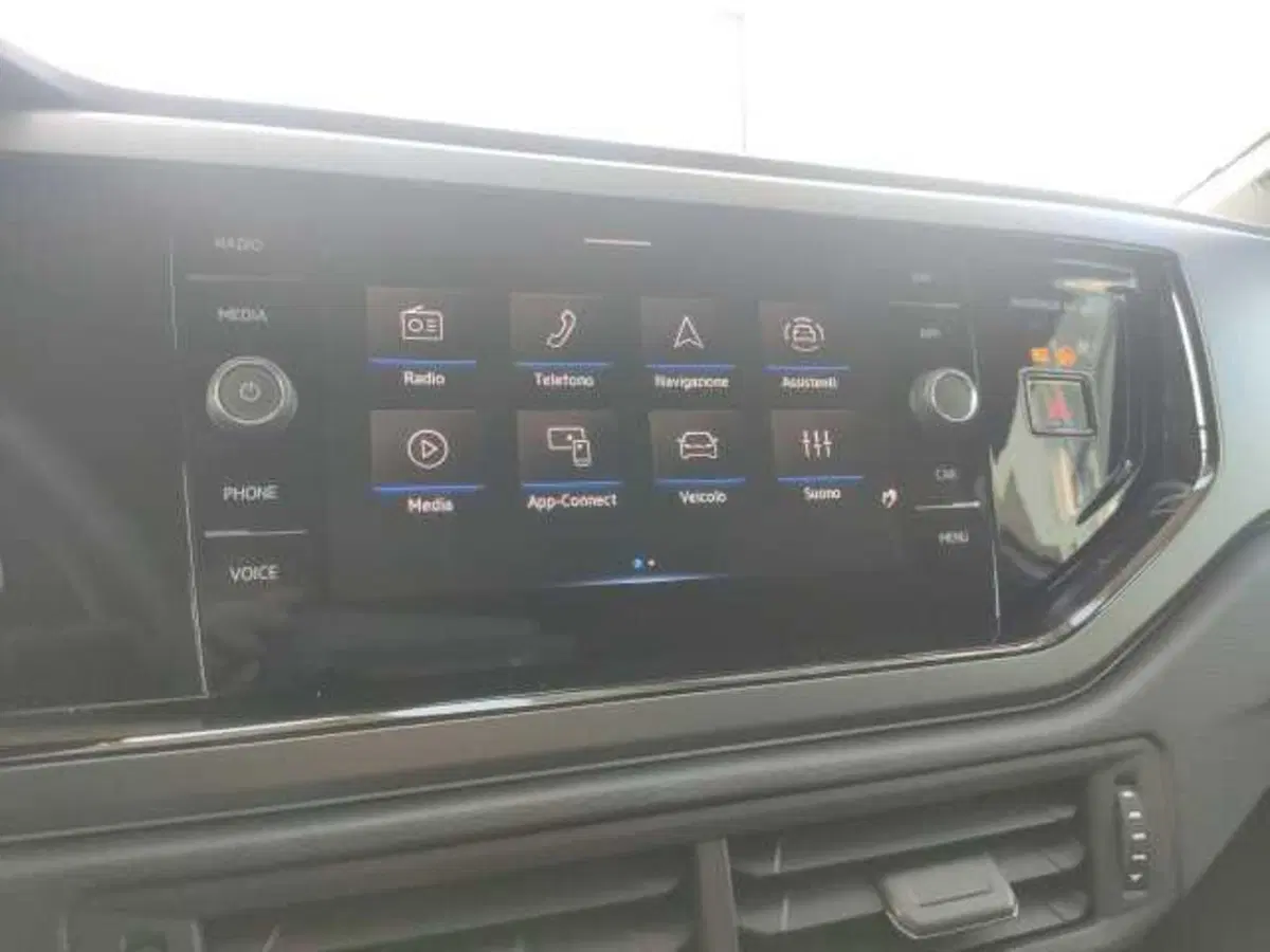 Volkswagen Polo nuova a Avellino (19)