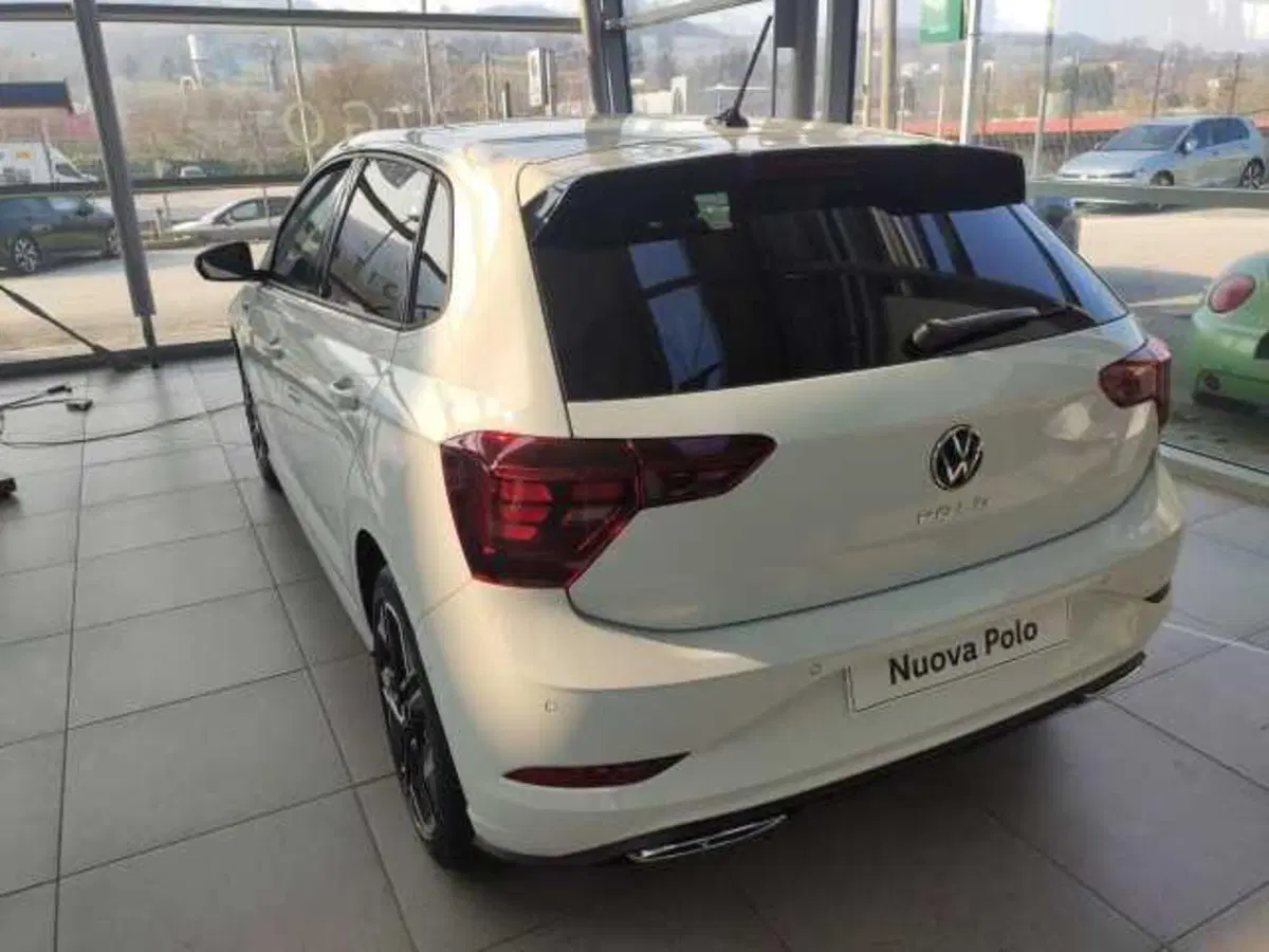 Volkswagen Polo nuova a Avellino (3)