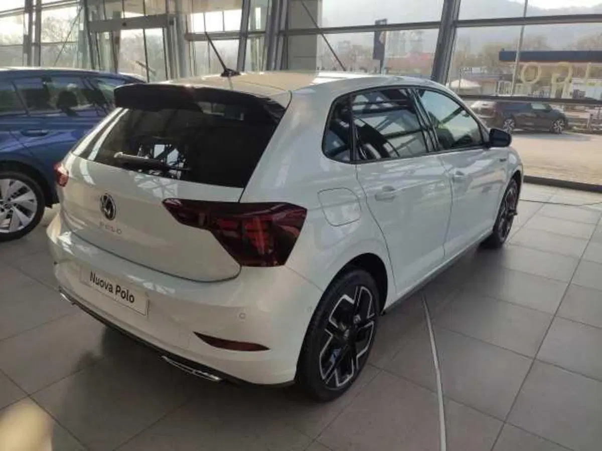 Volkswagen Polo nuova a Avellino (4)