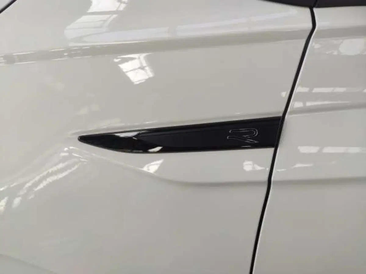 Volkswagen Polo nuova a Avellino (7)