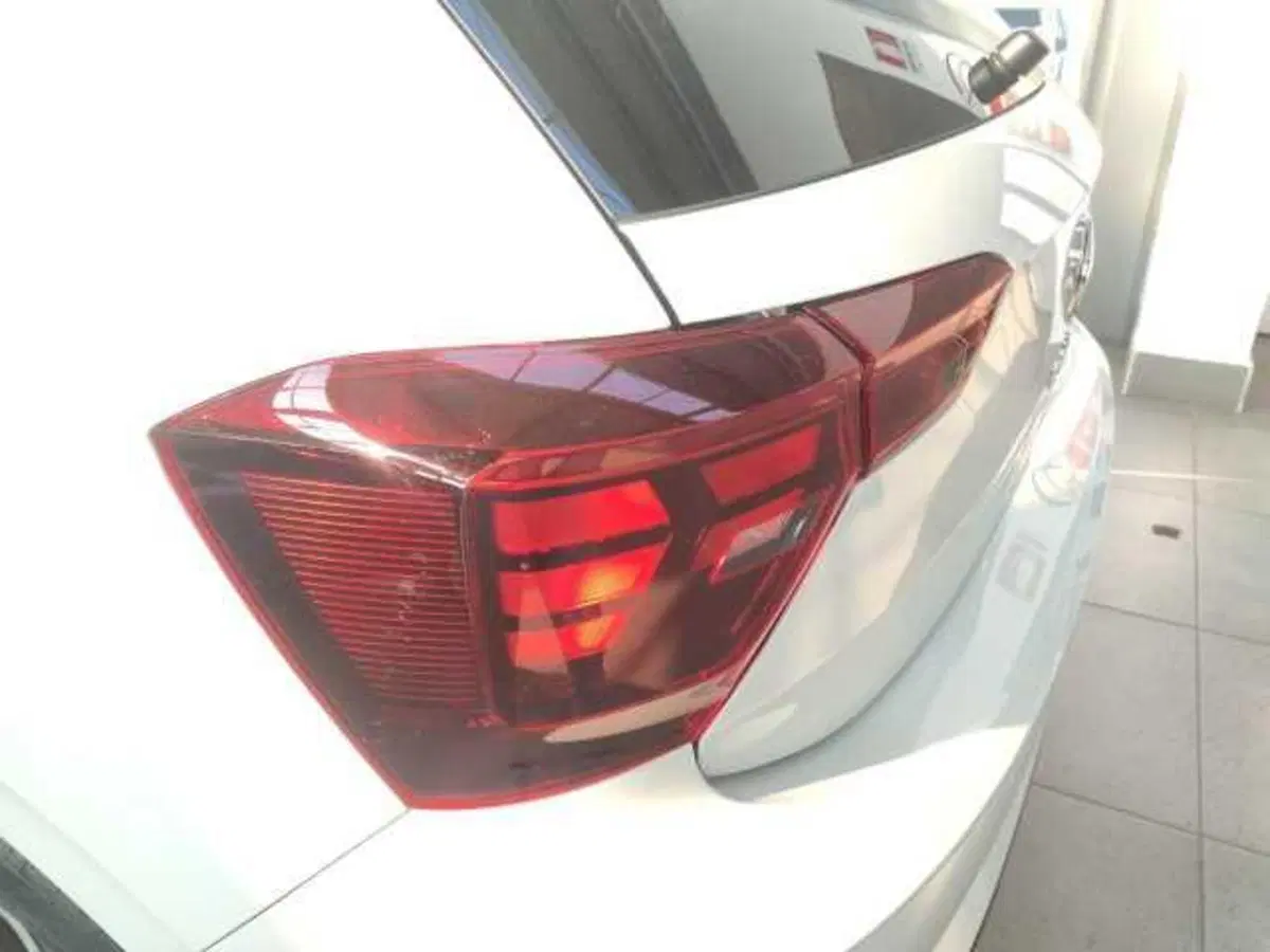 Volkswagen Polo nuova a Avellino (9)