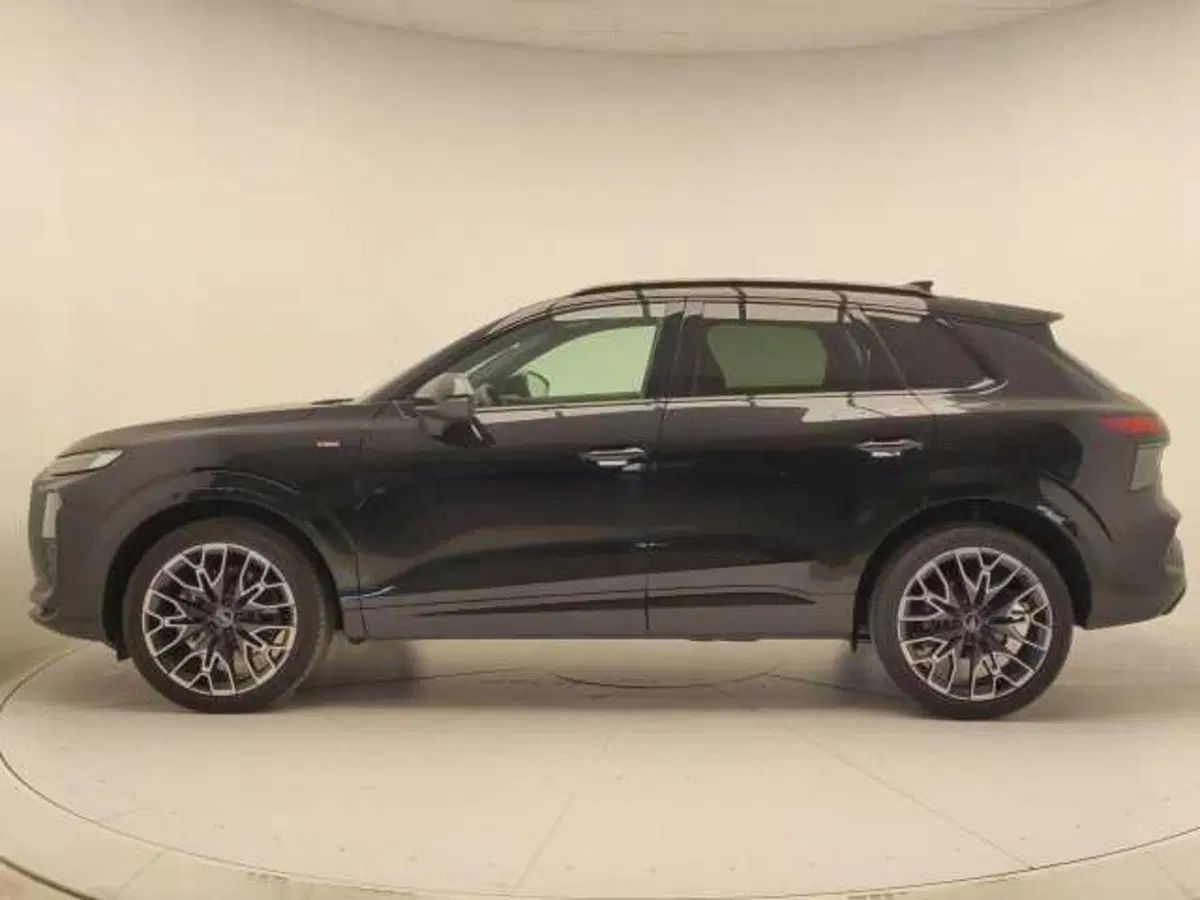 Audi Q3 nuova a Avellino (4)