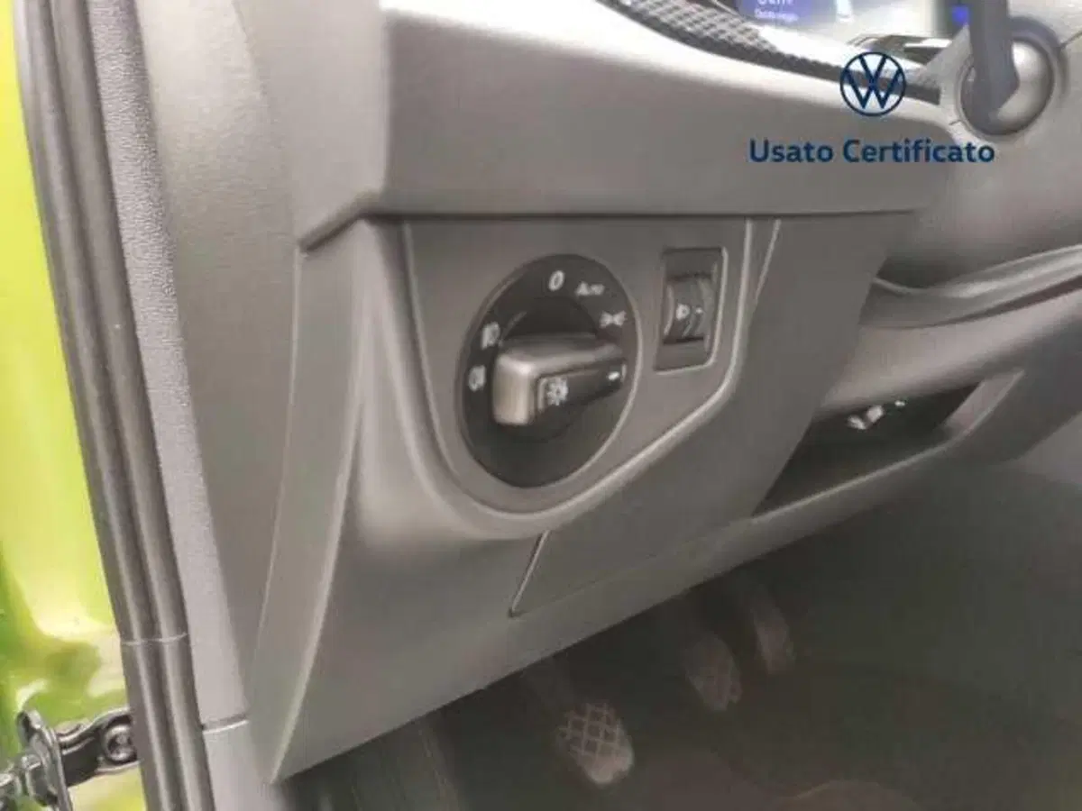 Volkswagen Taigo usata a Avellino (17)