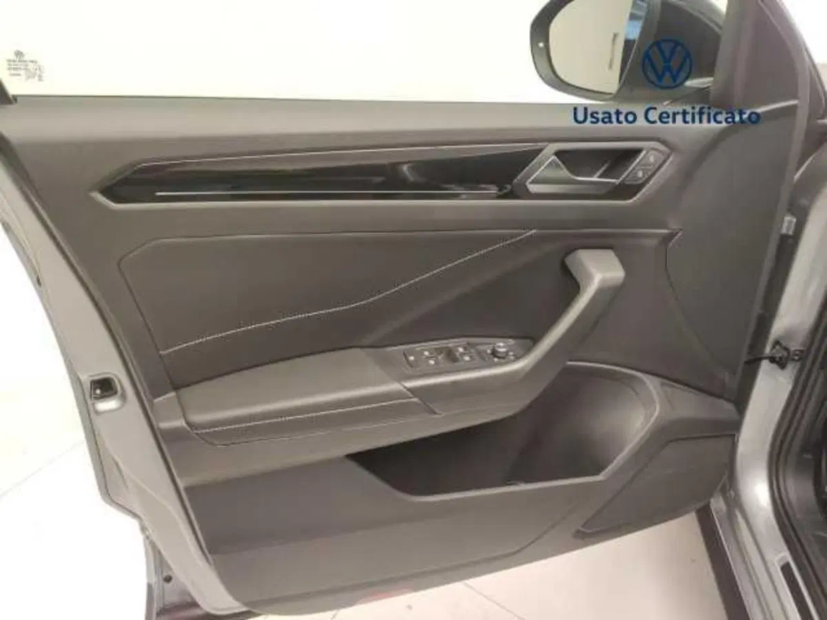Volkswagen T-Roc usata a Avellino (18)