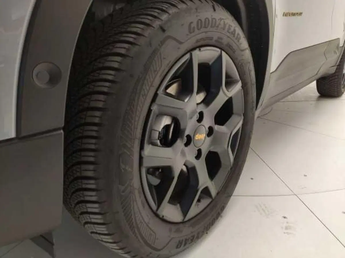 Jeep Avenger usata a Avellino (17)