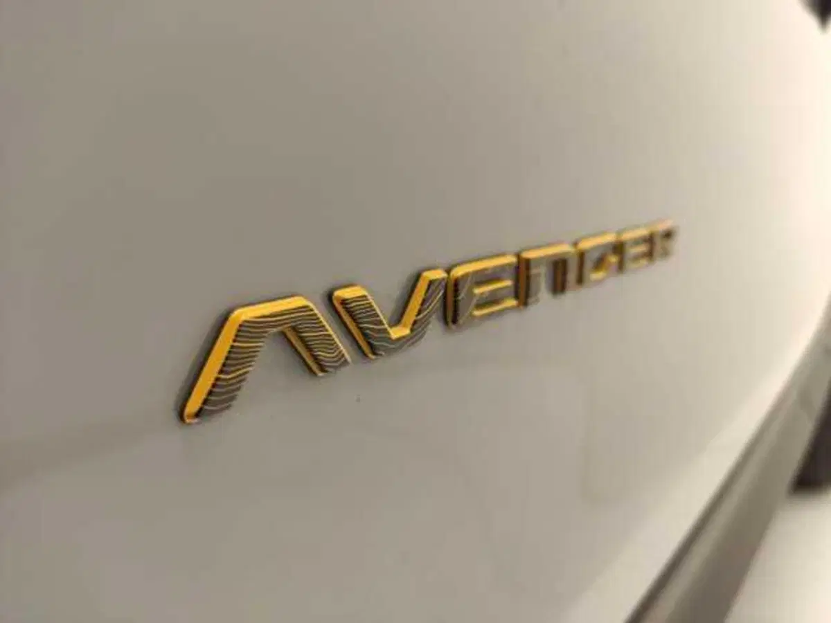 Jeep Avenger usata a Avellino (19)