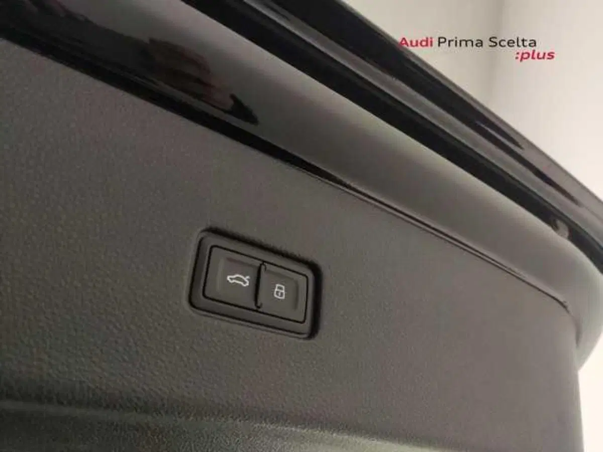Audi SQ8 usata a Avellino (18)