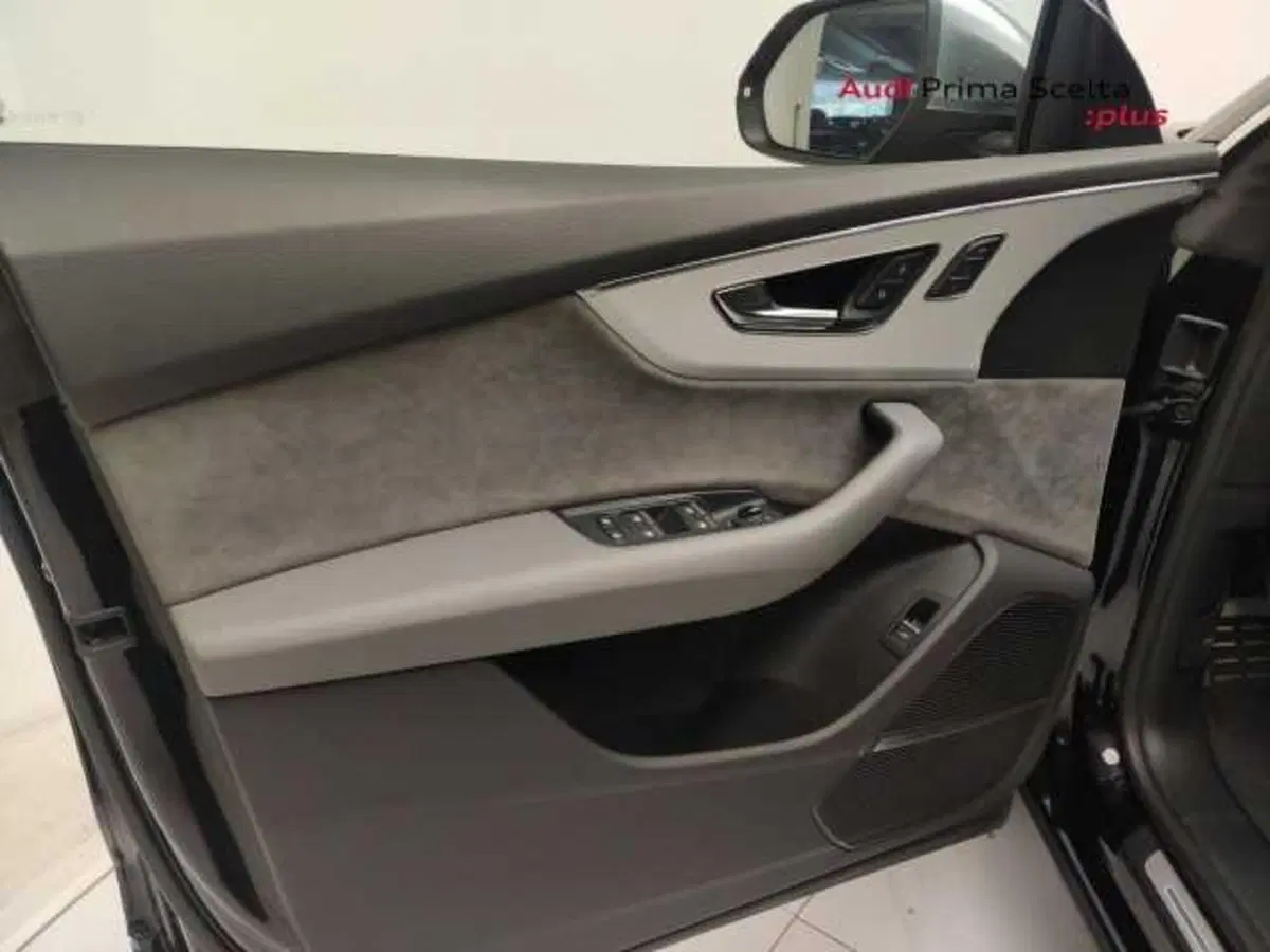 Audi SQ8 usata a Avellino (19)