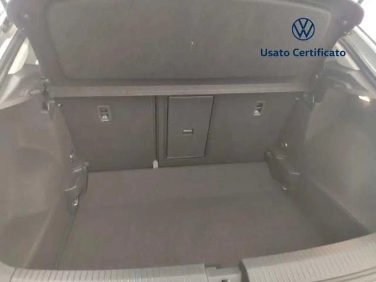 Volkswagen T-Roc usata a Avellino (11)