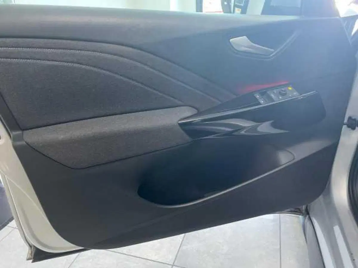 Volkswagen ID.3 usata a Avellino (10)