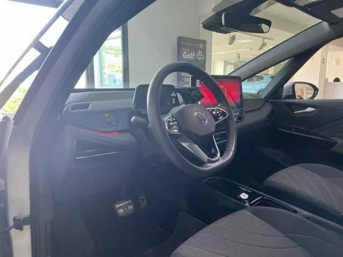 Volkswagen ID.3 usata a Avellino (12)