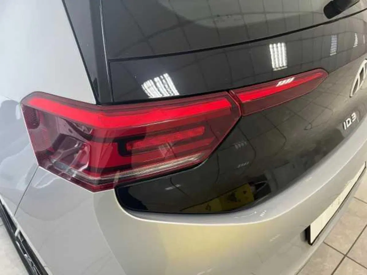 Volkswagen ID.3 usata a Avellino (8)