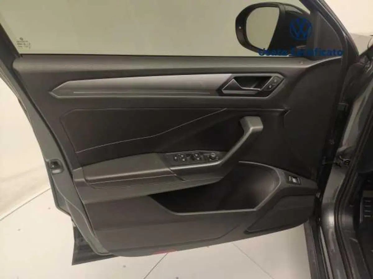 Volkswagen T-Roc usata a Avellino (14)