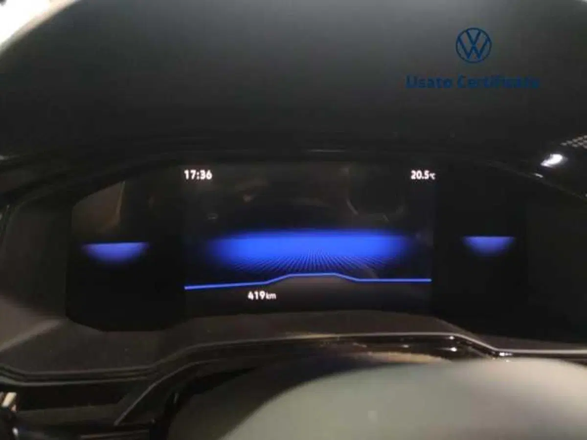 Volkswagen Taigo nuova a Avellino (10)