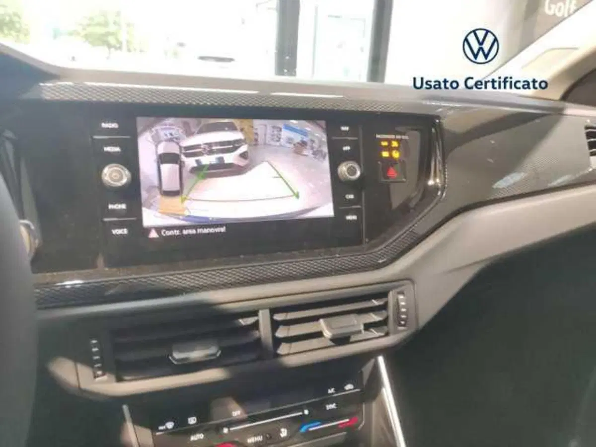 Volkswagen Taigo nuova a Avellino (11)