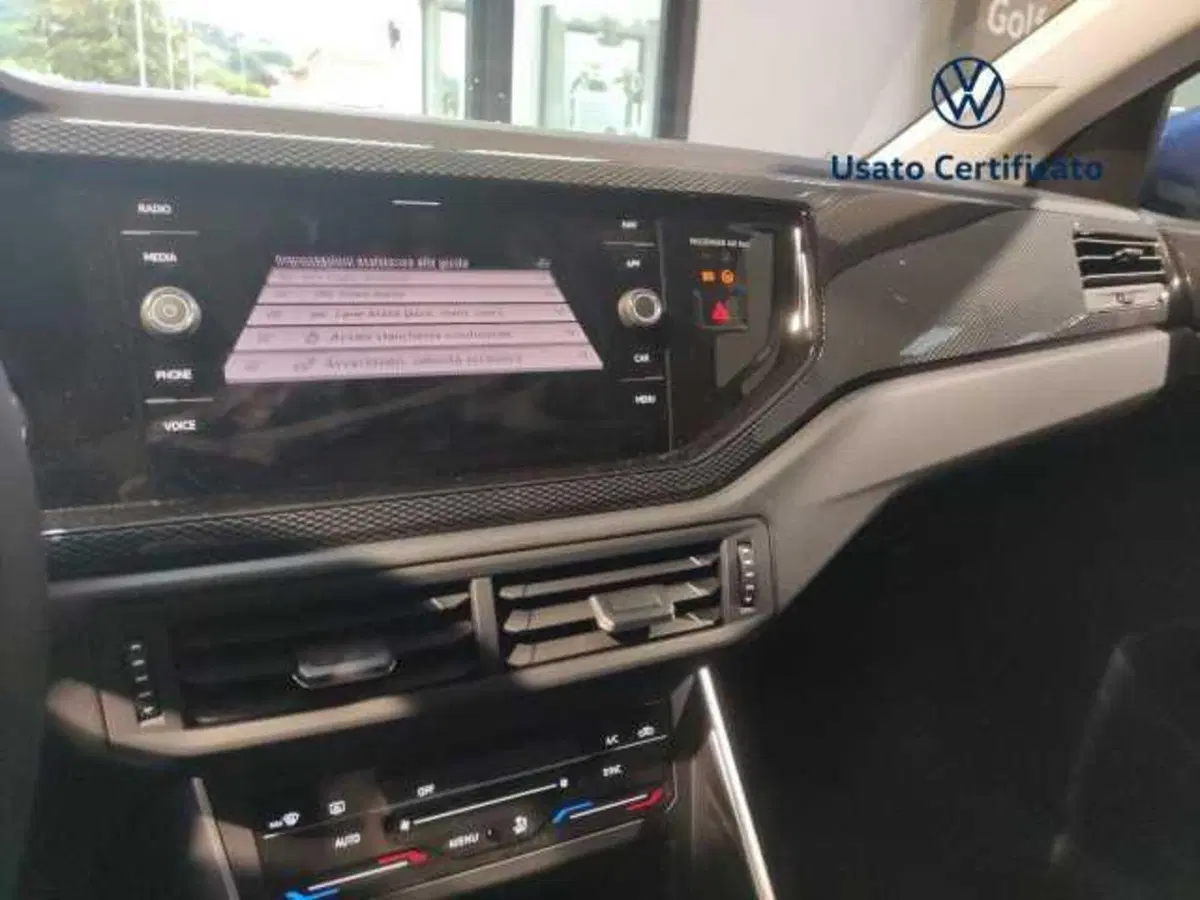 Volkswagen Taigo nuova a Avellino (14)