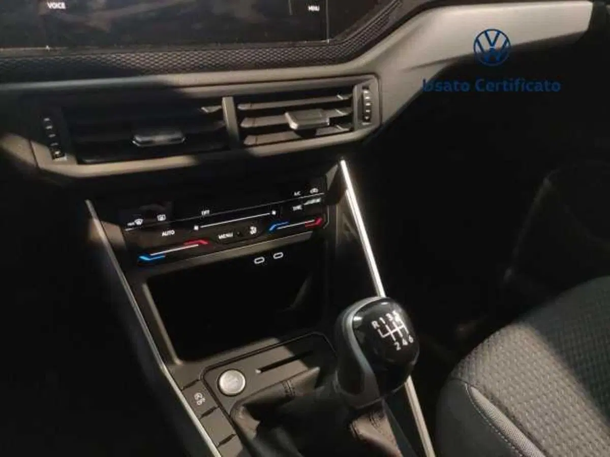 Volkswagen Taigo nuova a Avellino (15)