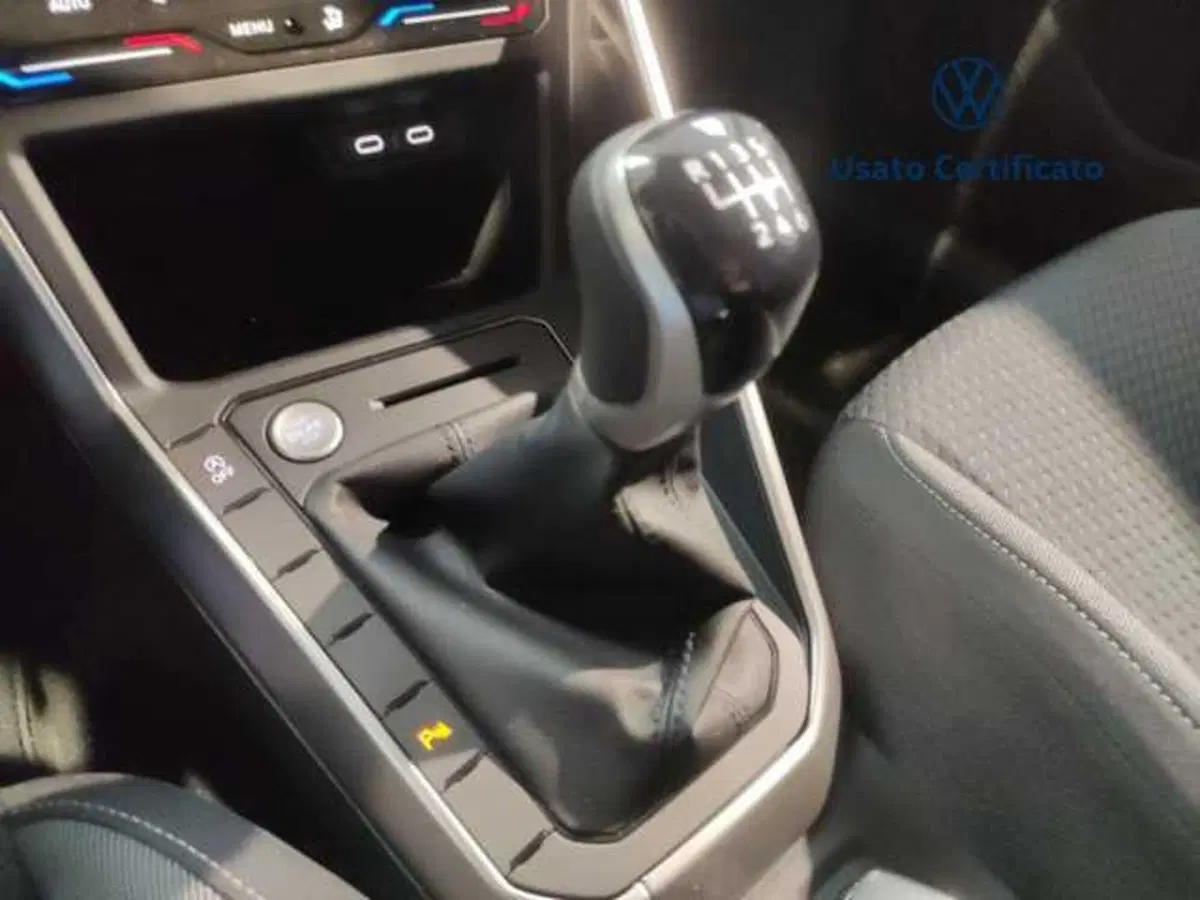 Volkswagen Taigo nuova a Avellino (16)