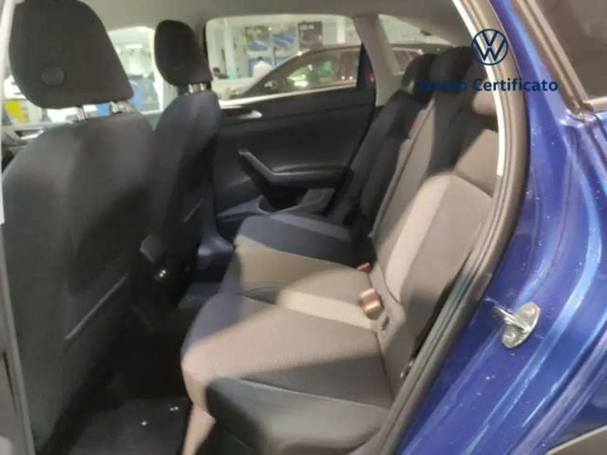 Volkswagen Taigo nuova a Avellino (17)