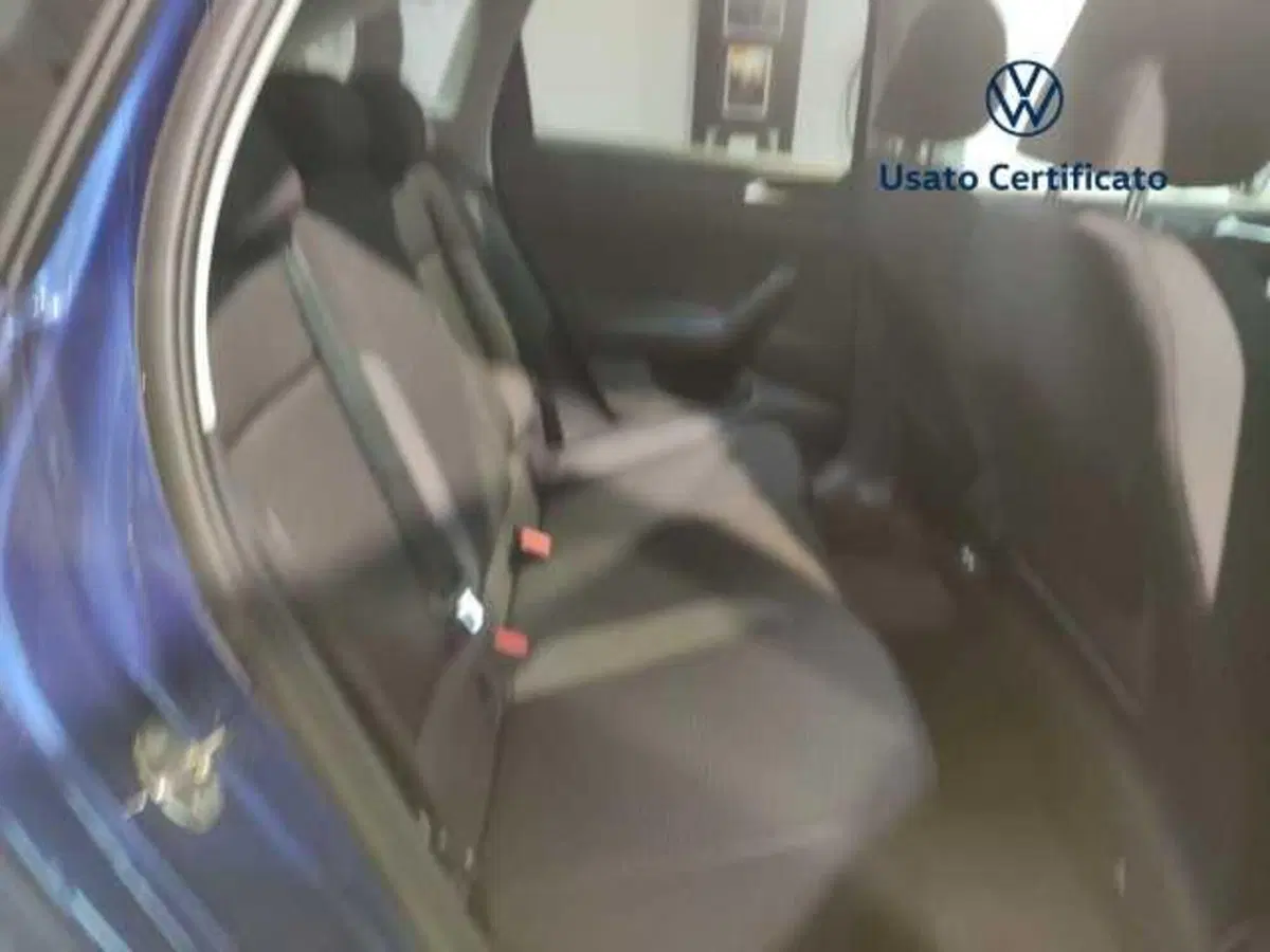 Volkswagen Taigo nuova a Avellino (18)