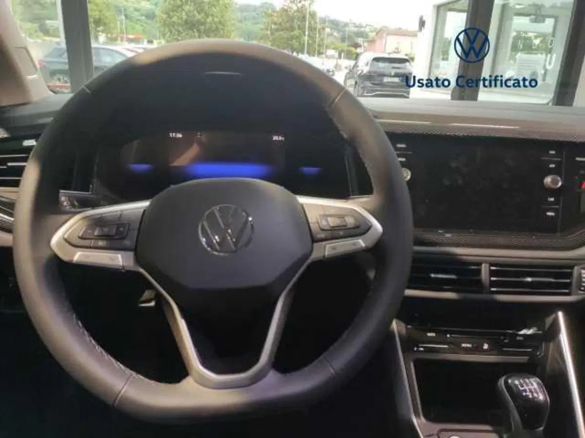 Volkswagen Taigo nuova a Avellino (9)