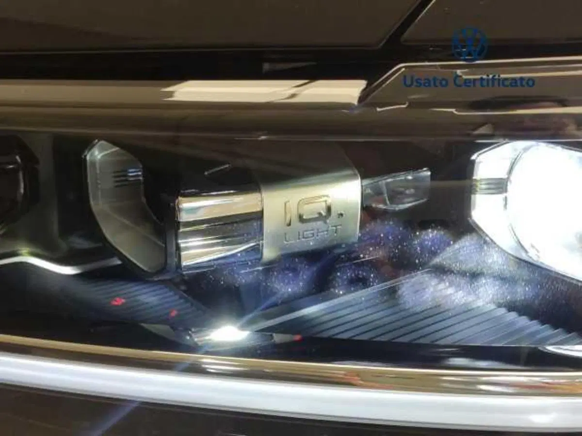 Volkswagen T-Cross nuova a Avellino (17)