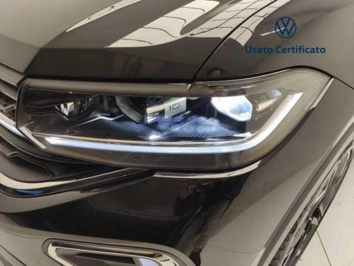 Volkswagen T-Cross nuova a Avellino (18)