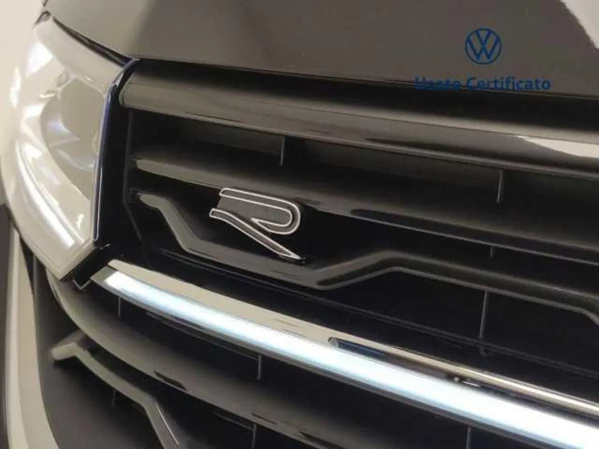 Volkswagen T-Cross nuova a Avellino (19)