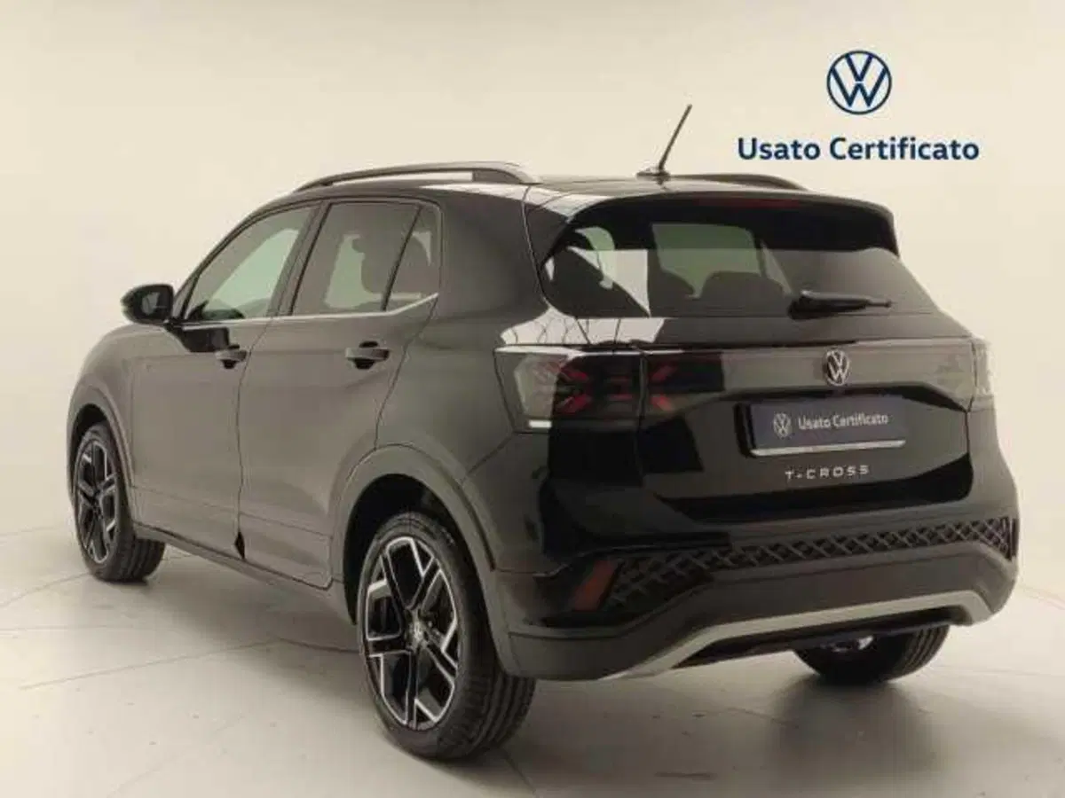 Volkswagen T-Cross nuova a Avellino (8)