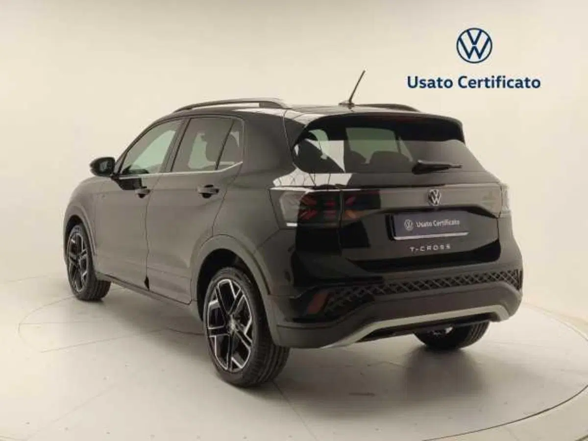 Volkswagen T-Cross nuova a Avellino (9)