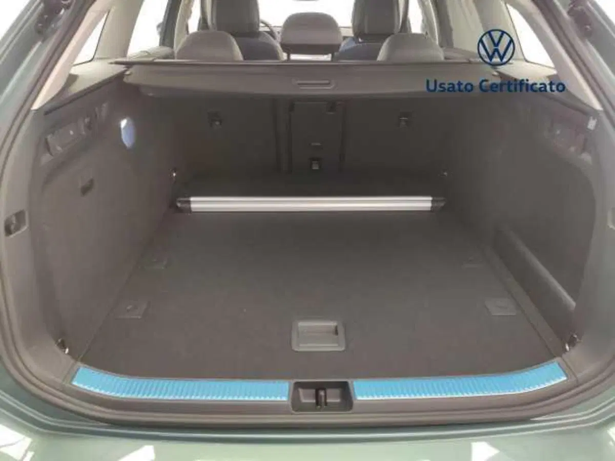 Volkswagen Passat Variant nuova a Avellino (14)