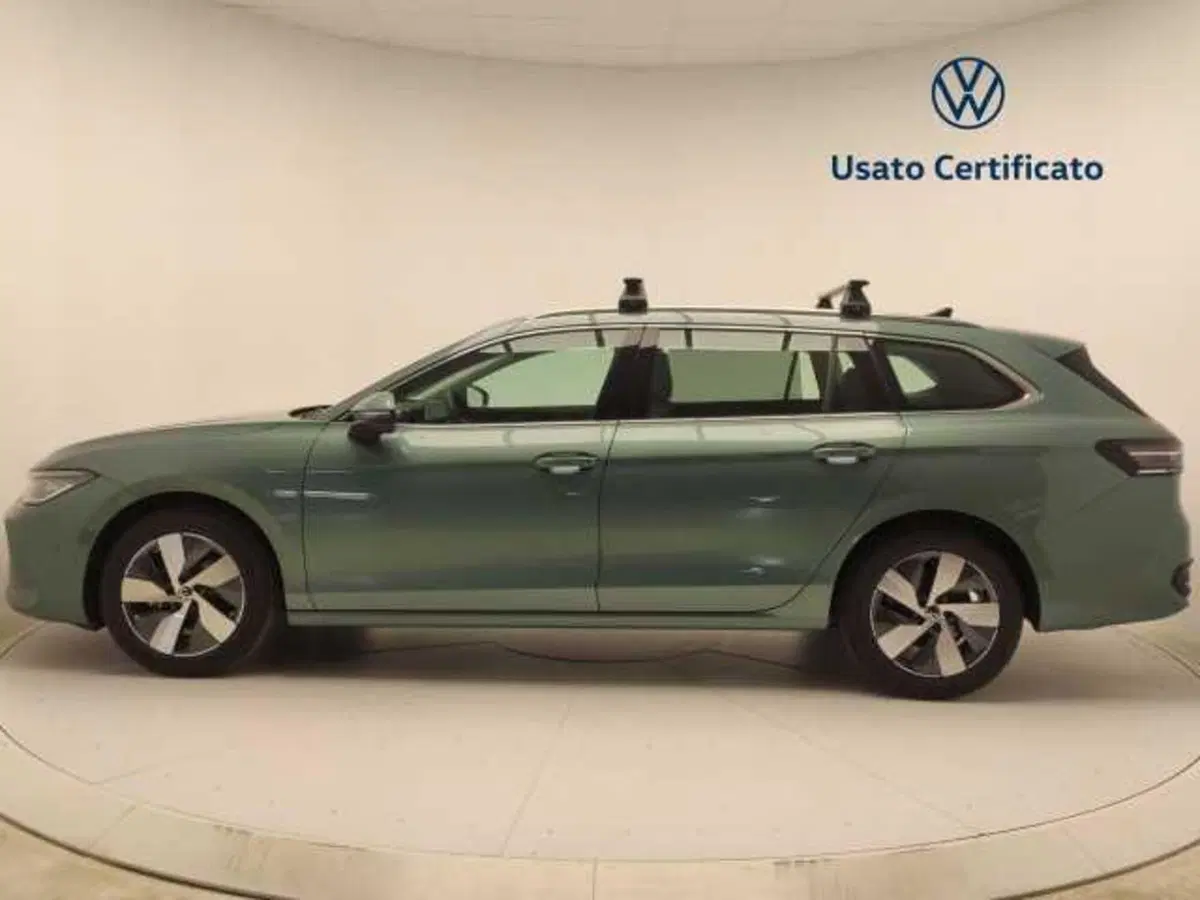 Volkswagen Passat Variant nuova a Avellino (4)