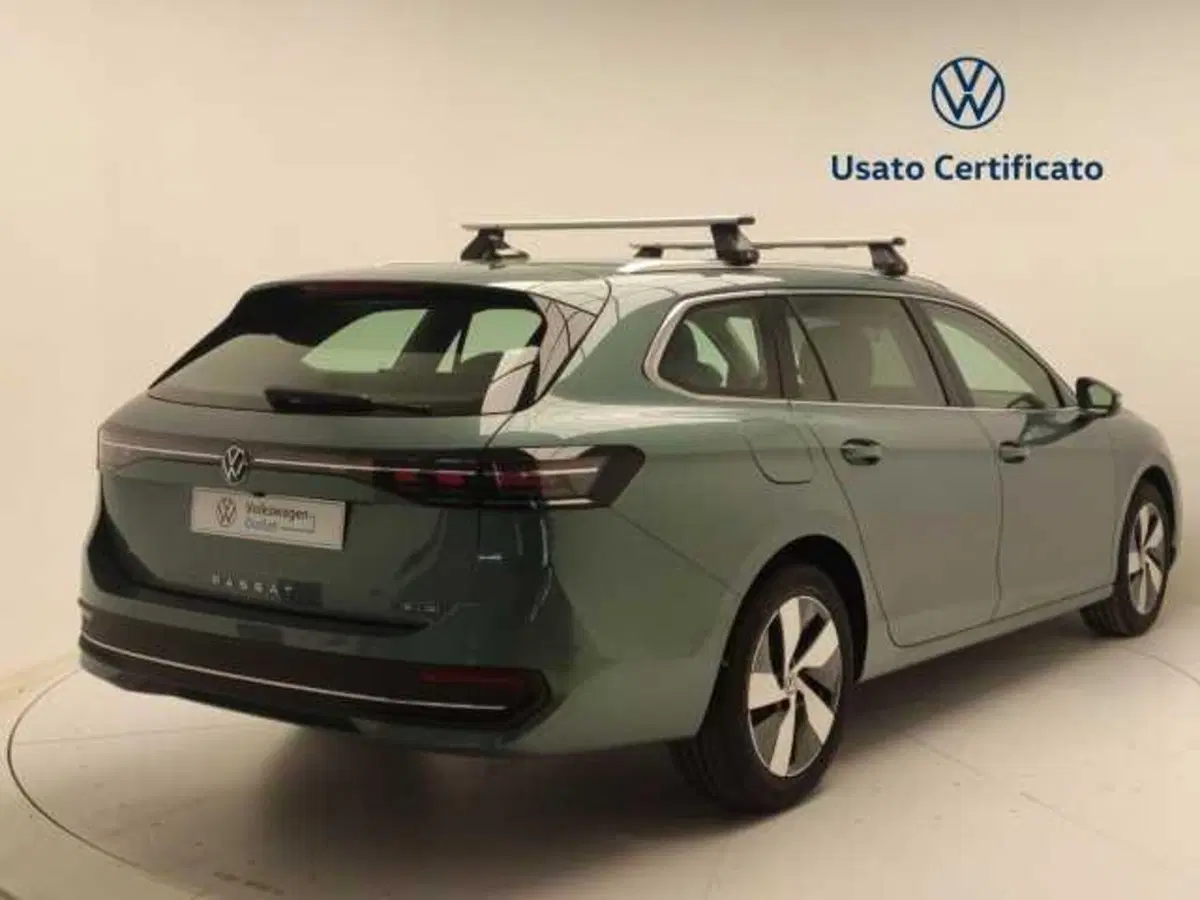 Volkswagen Passat Variant nuova a Avellino (7)