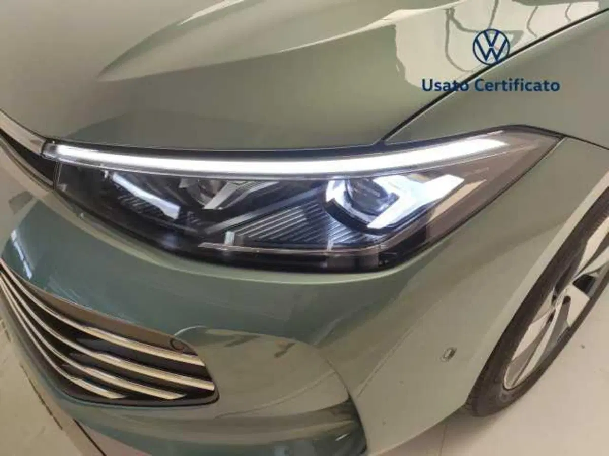 Volkswagen Passat Variant nuova a Avellino (9)