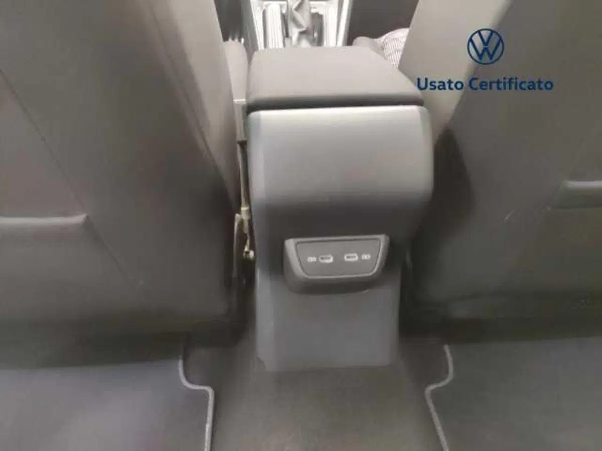 Volkswagen Taigo usata a Avellino (17)