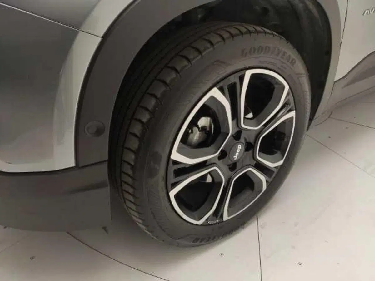Jeep Avenger usata a Avellino (10)