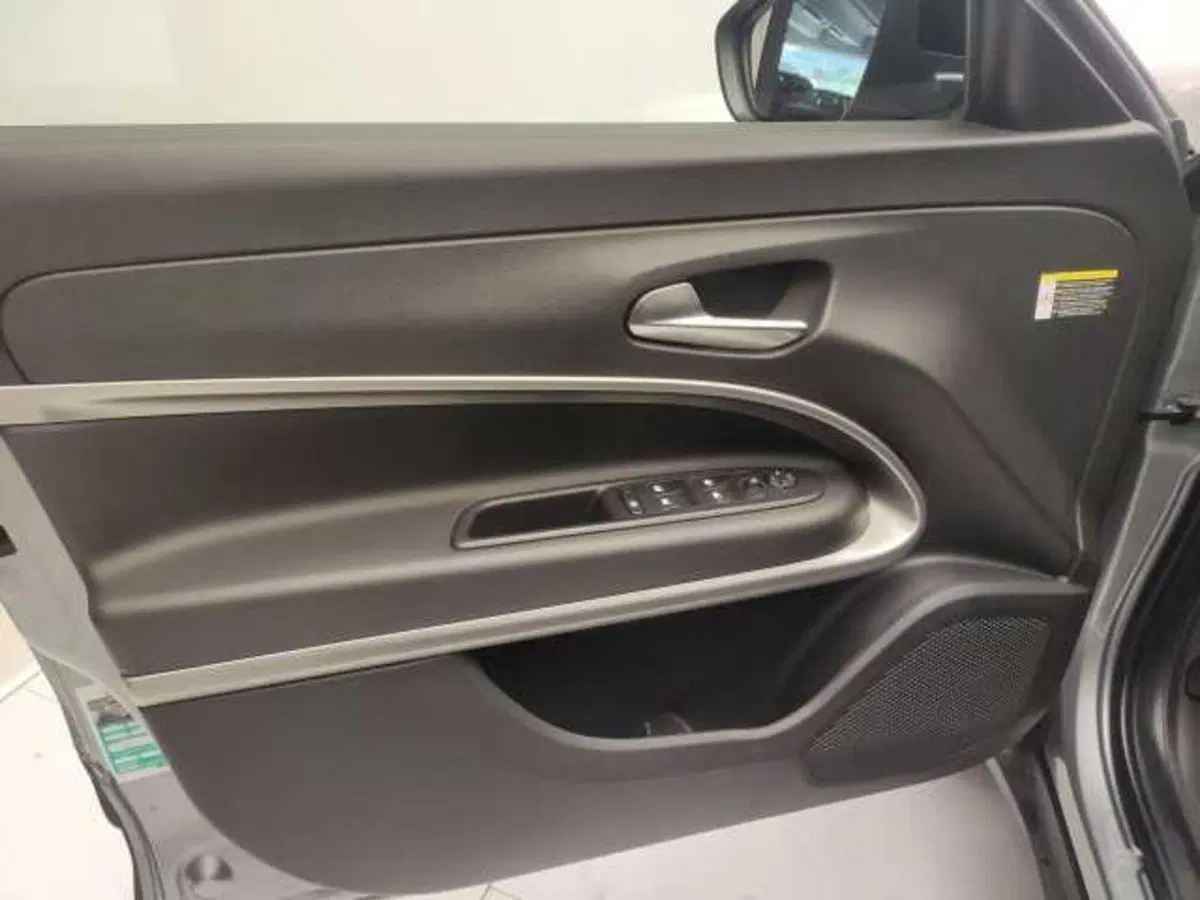 Jeep Avenger usata a Avellino (16)